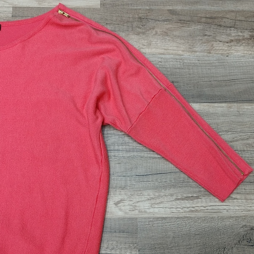 Express Sweater - Picture 4 of 8